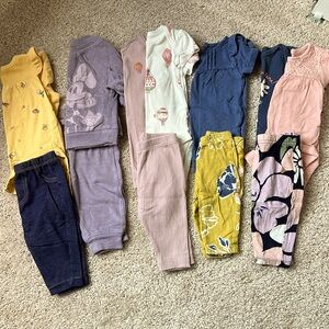 Baby girl lot of 12 items (5 outfit sets), size 3 months